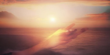 上帝的手指向太阳究竟是哪首歌？