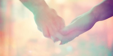 想要握紧你的手是首什么歌？