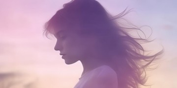 女生为剪影配什么歌好听呢？